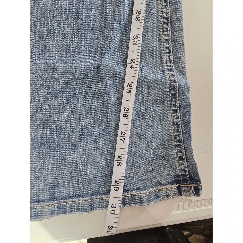 Maurices M Jeans Womens 20W Short Blue High Rise Curvy Flare Medium Wash Denim - Picture 6 of 11